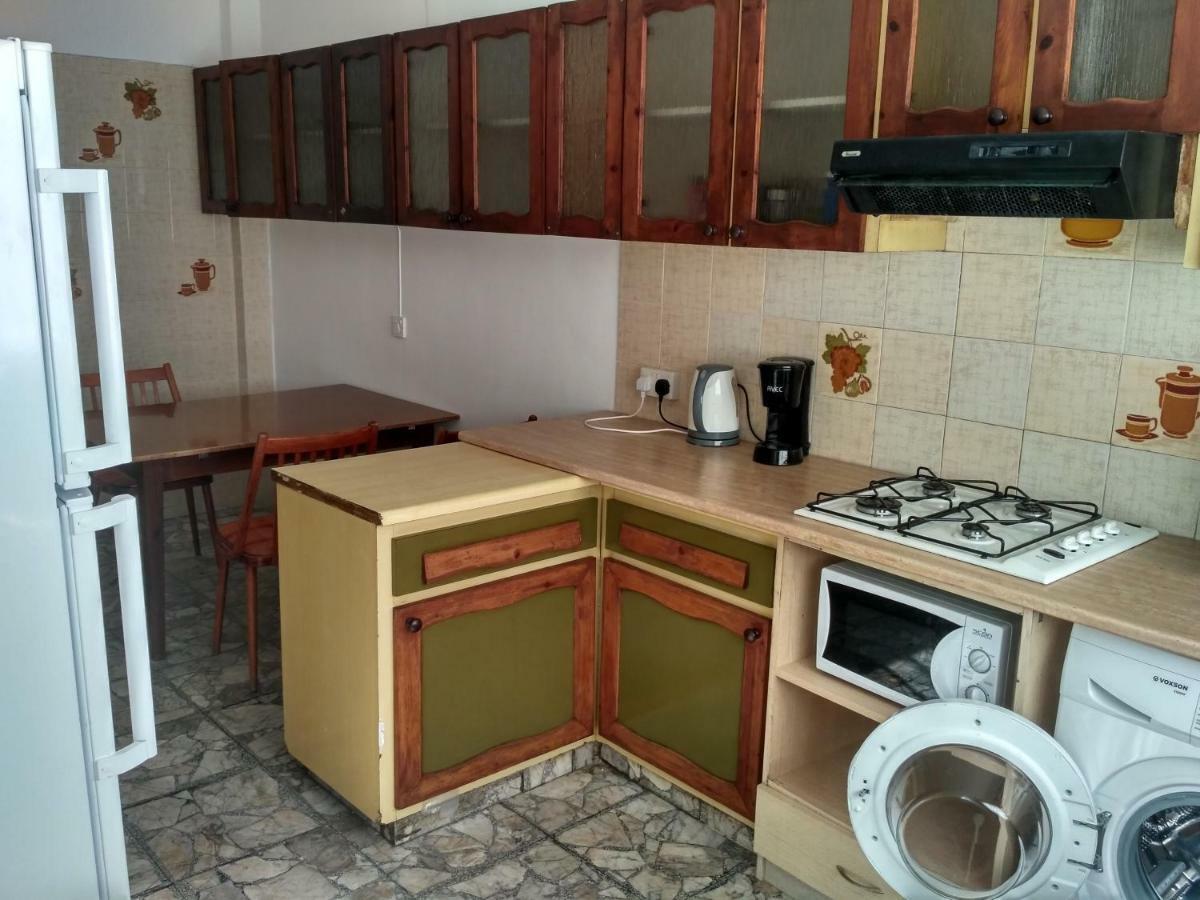 Mystery Shack Limassol Bagian luar foto