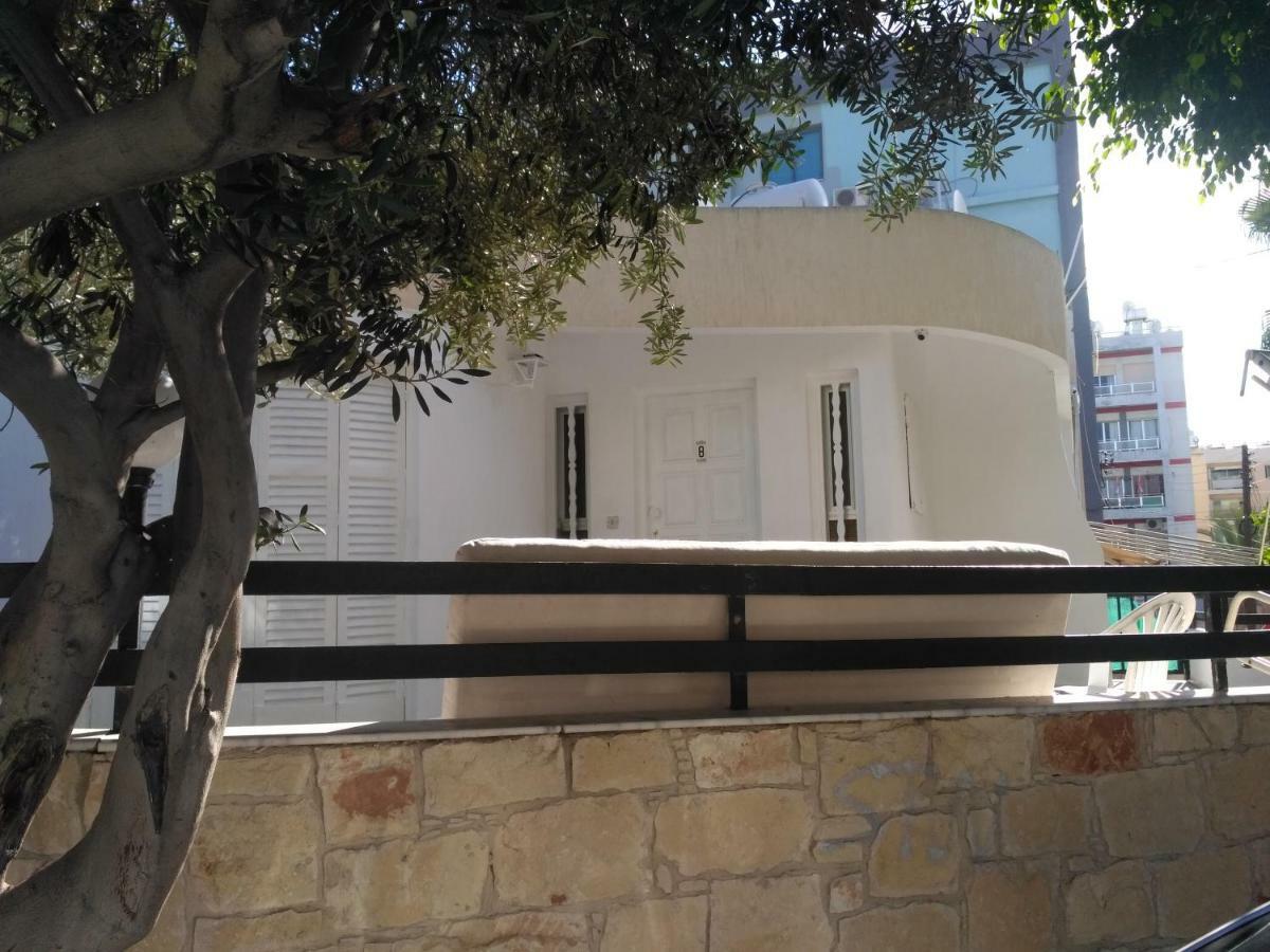 Mystery Shack Limassol Bagian luar foto